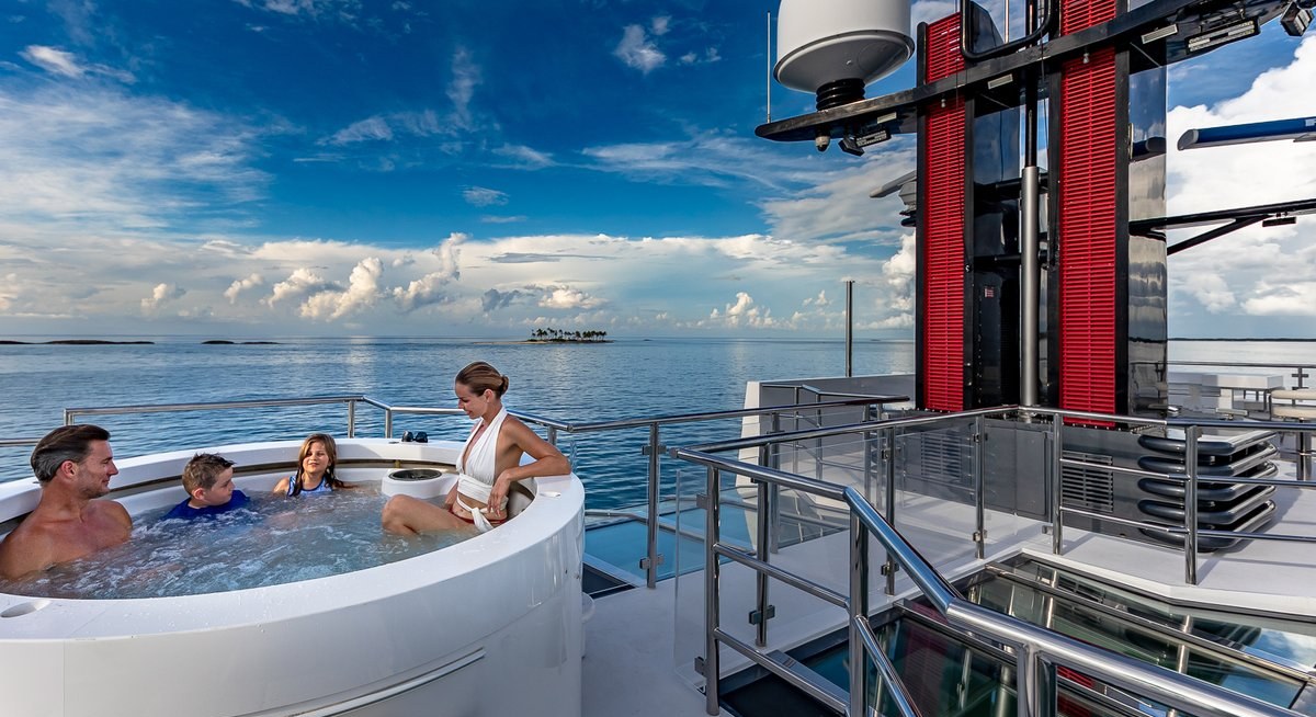 HIGHLANDER yacht charter 3