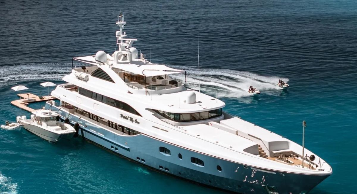 Yacht charter HOLDIN' MY OWN YACHT CHARTER