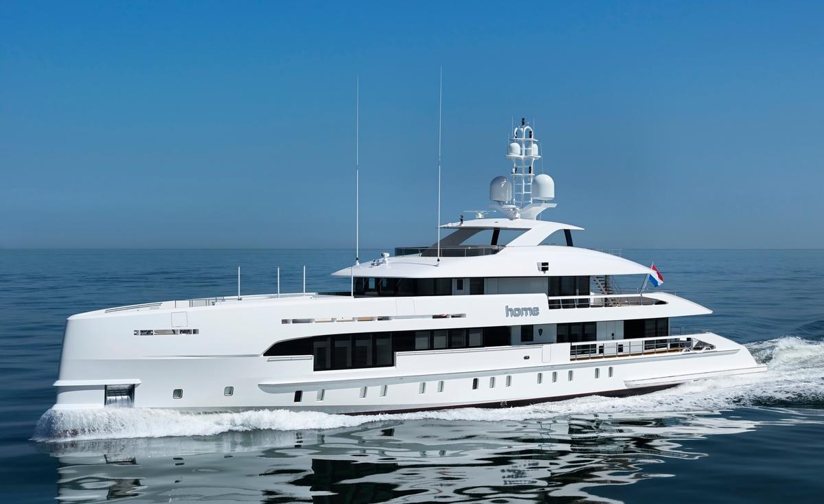 HOME yacht charter 1