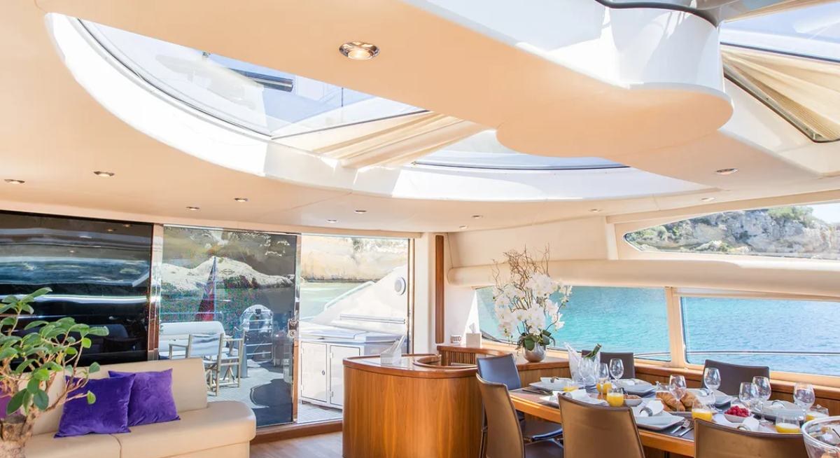 HOOLIGAN OF COWES yacht charter 3