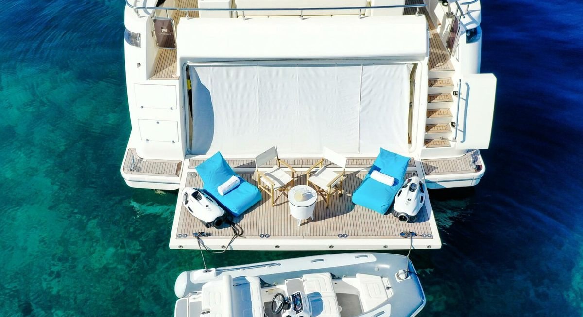 INFINITAS yacht charter 5