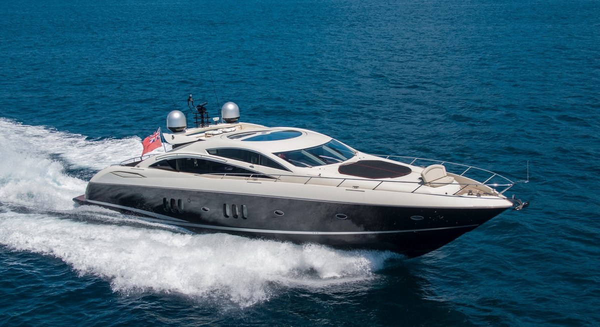 INFINITO yacht charter 3