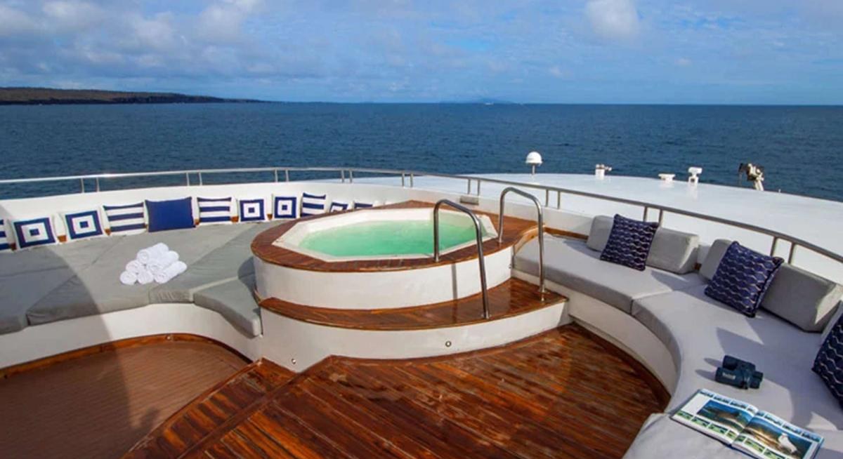 INFINITY yacht charter 3