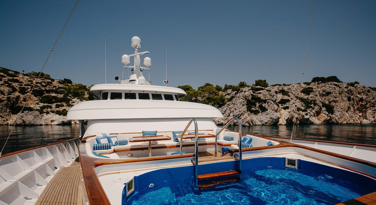 ITOTO yacht charter 2
