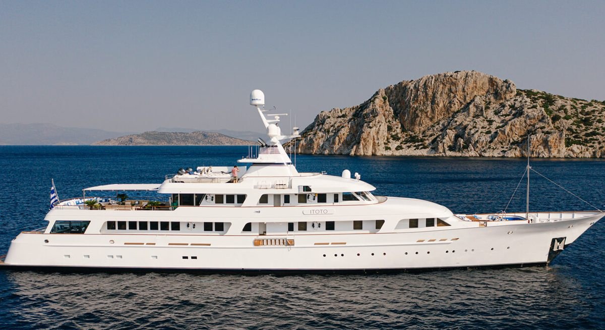 ITOTO yacht charter 1