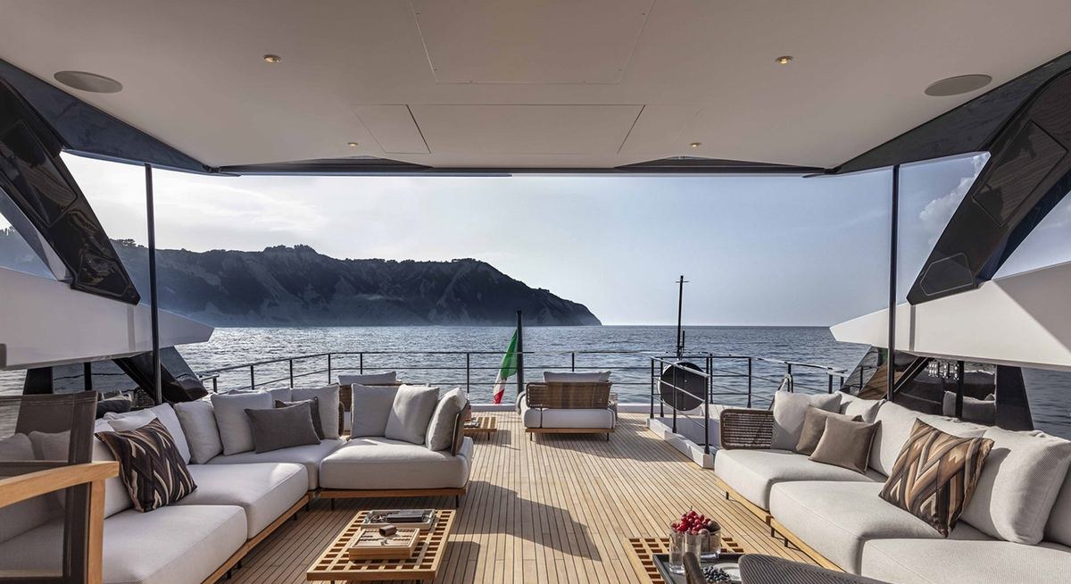 JAG'B yacht charter 4