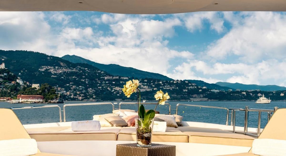 JOJO yacht charter 1
