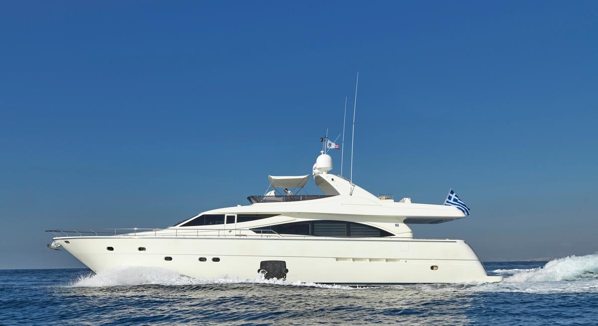 تأجير يخت JULIE M YACHT CHARTER