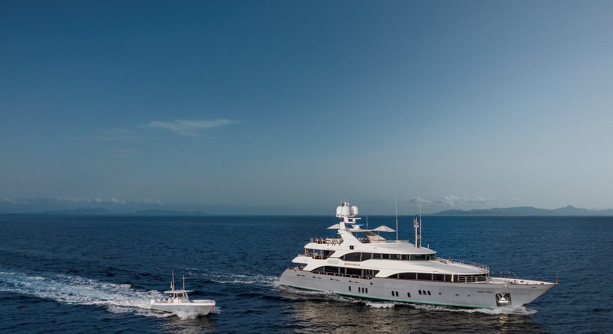 JUSTA DELIA yacht charter 1