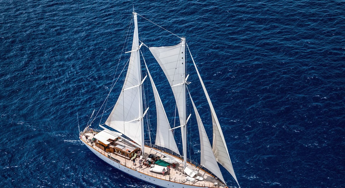 KAIROS yacht charter 2