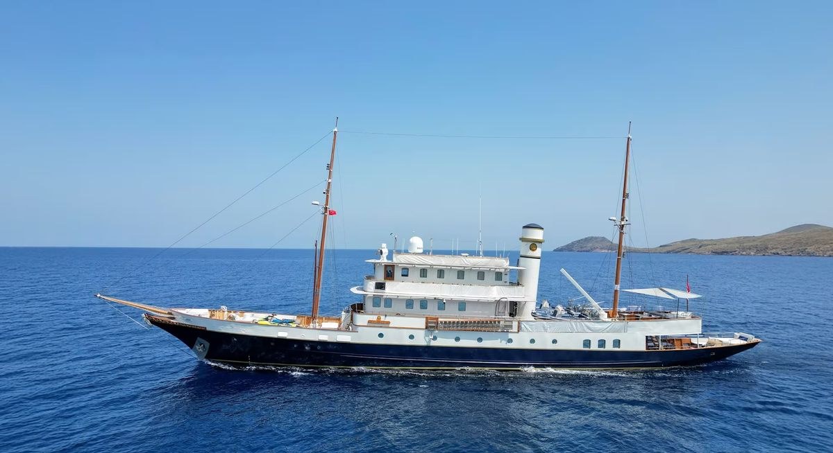 KALIZMA yacht charter 1