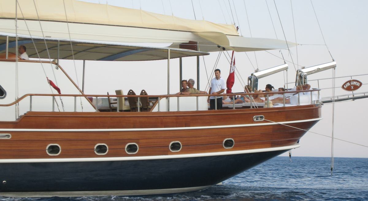 KAYA GUNERI V yacht charter 2