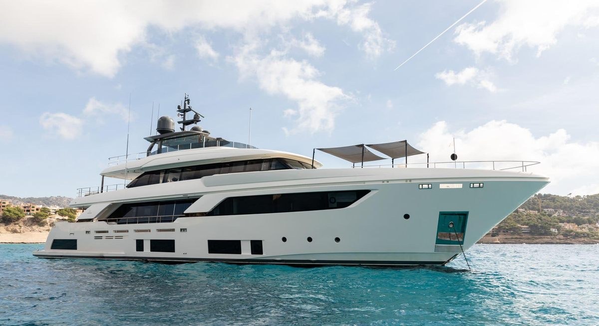 KIKI V yacht charter 1