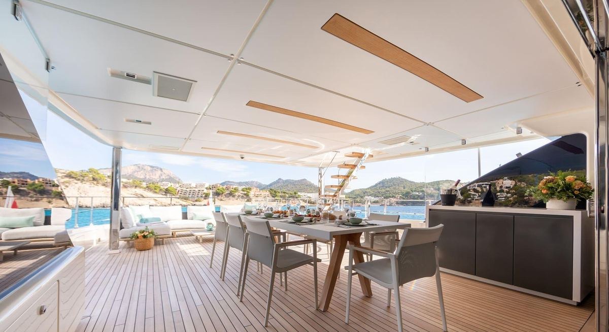 KIKI V yacht charter 4