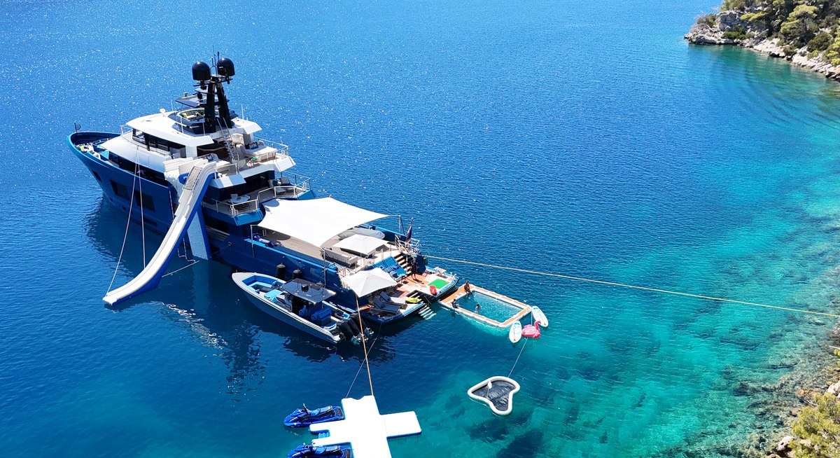 تأجير يخت KING BENJI YACHT CHARTER