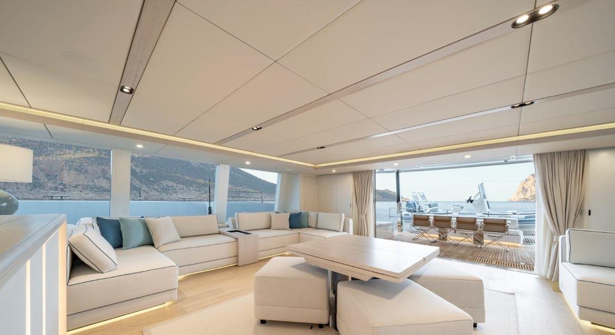 KUTSUNGA yacht charter 5