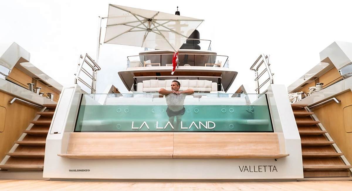 LA LA LAND yacht charter 3