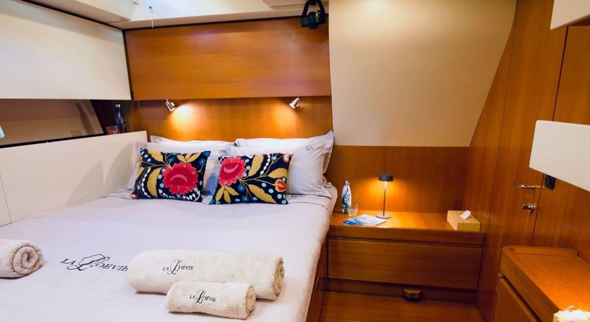 LA LOEVIE yacht charter 5