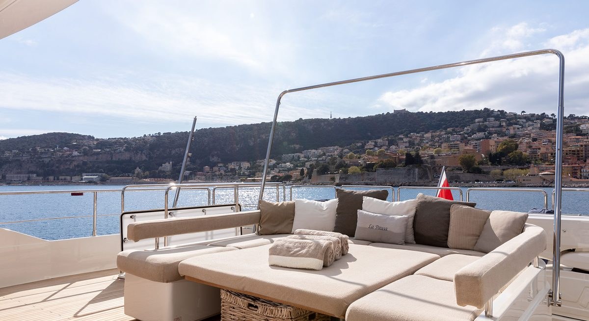 LA PAUSA yacht charter 2