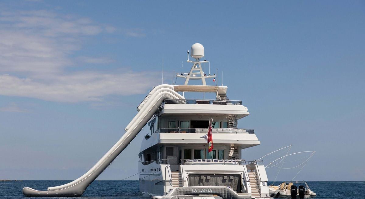 LA TANIA yacht charter 5