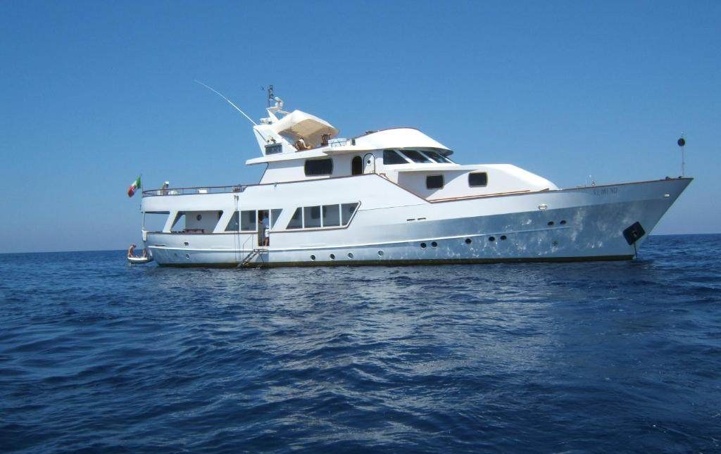 تأجير يخت LA VOGLIA MATTA YACHT CHARTER