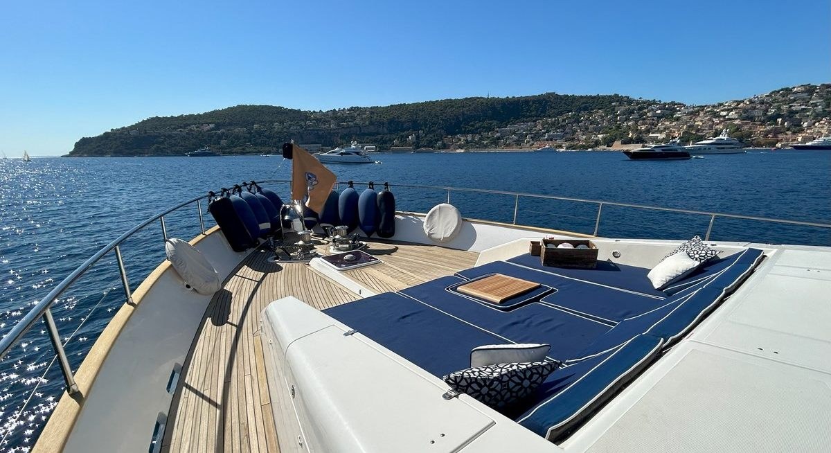 LADY AMANDA yacht charter 2