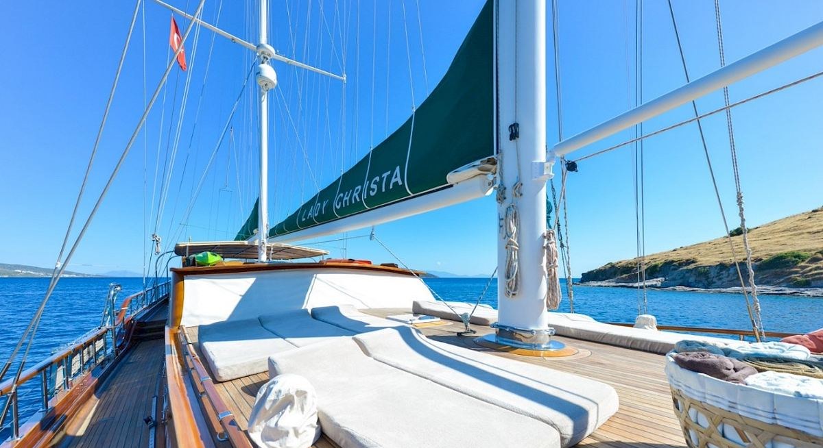LADY CHRISTA yacht charter 3