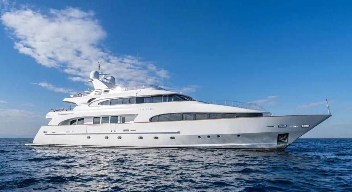 LADY G II yacht charter 1