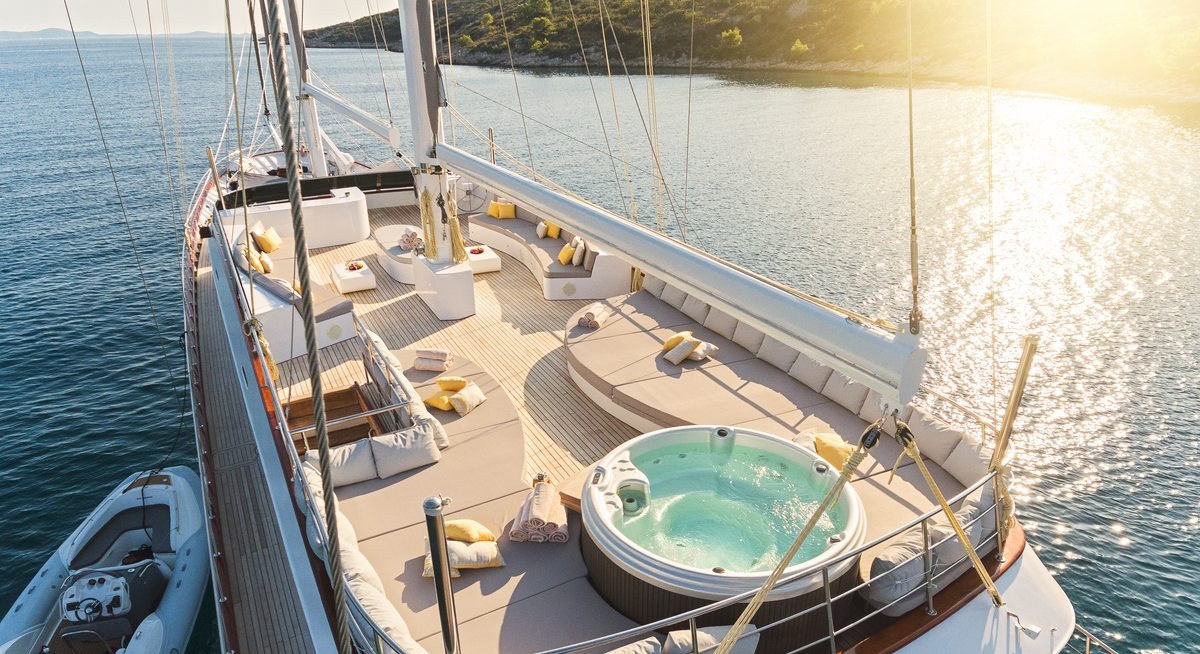 LADY GITA yacht charter 4