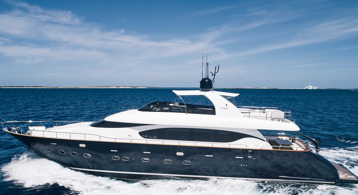 LADY KC yacht charter 1