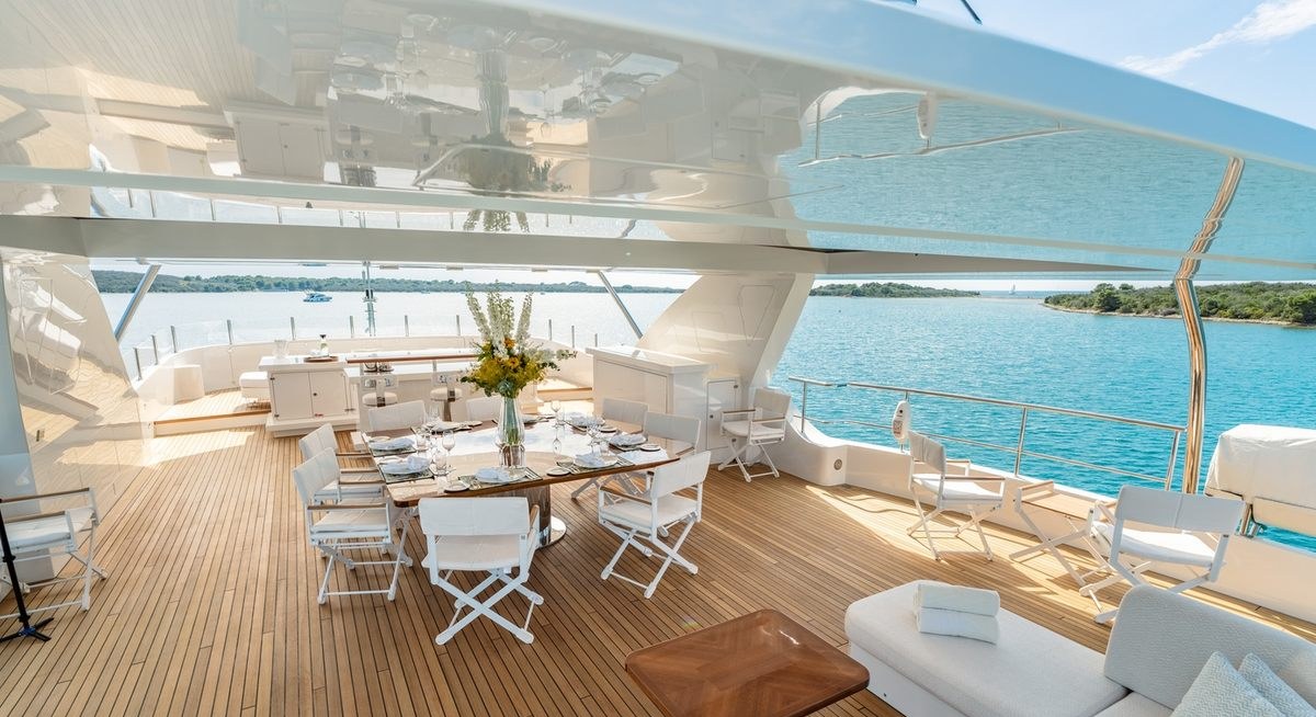 LADY MRD yacht charter 2