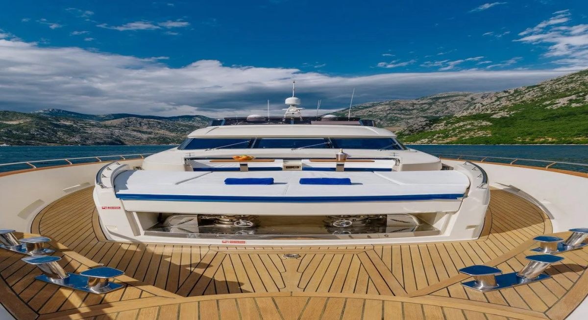 LADY MURA yacht charter 2