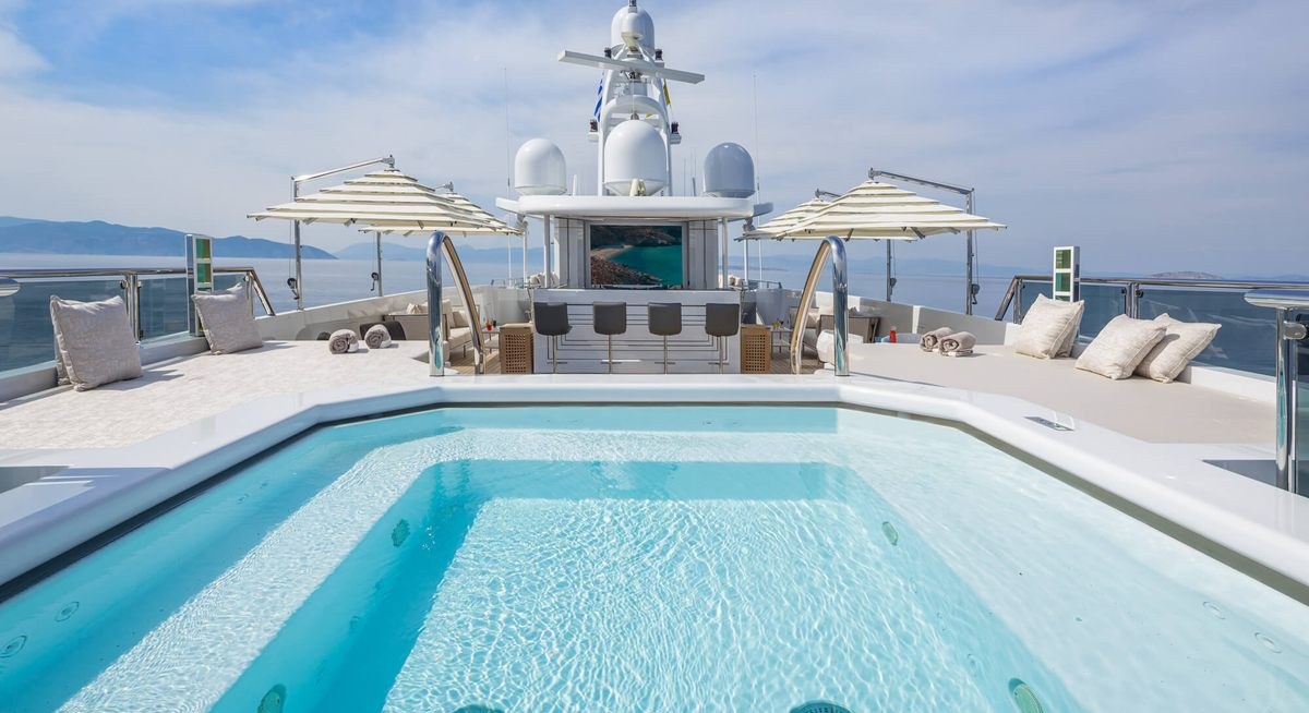 LADY VERA yacht charter 2
