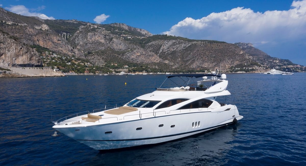 LADY YOUSRA yacht charter 1