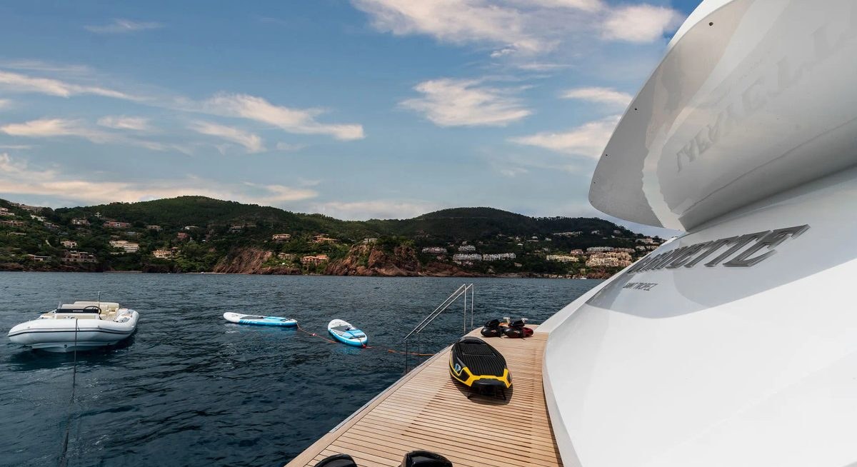 LAFAYETTE yacht charter 5