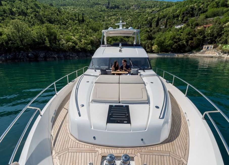 LARIMAR II yacht charter 2