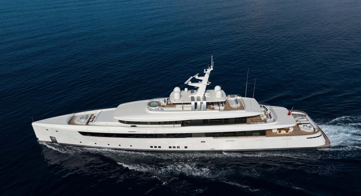 LASATA yacht charter 1