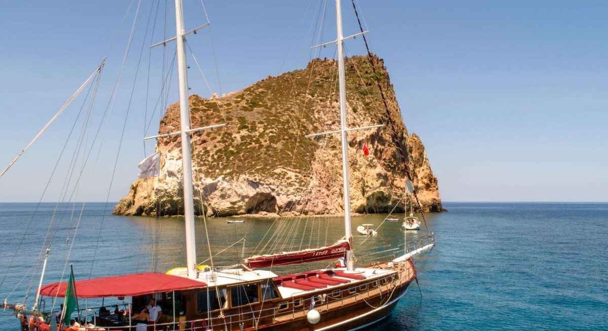 LATIFE SULTAN yacht charter 1