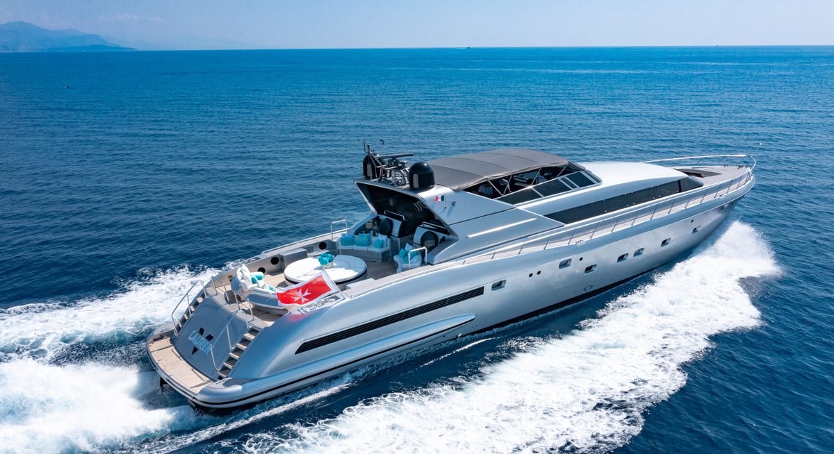 LAUREN V yacht charter 1