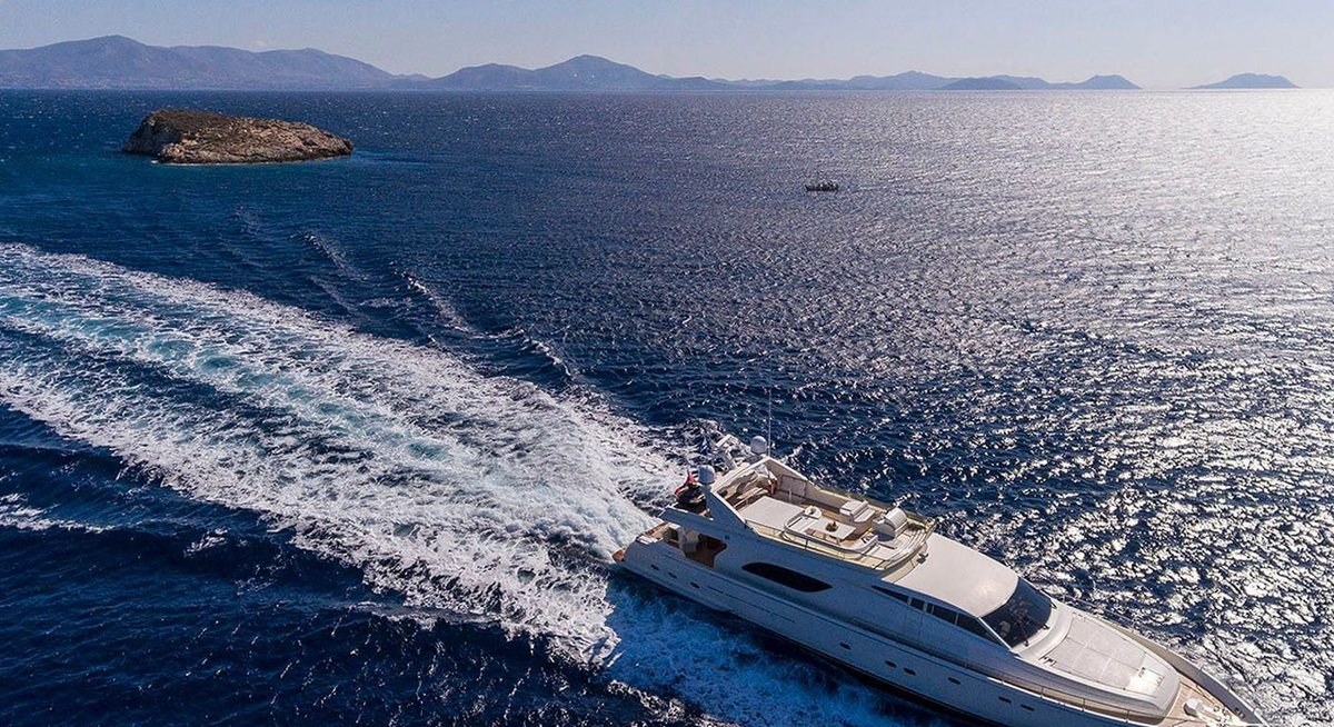 تأجير يخت LAZY DAYS YACHT CHARTER