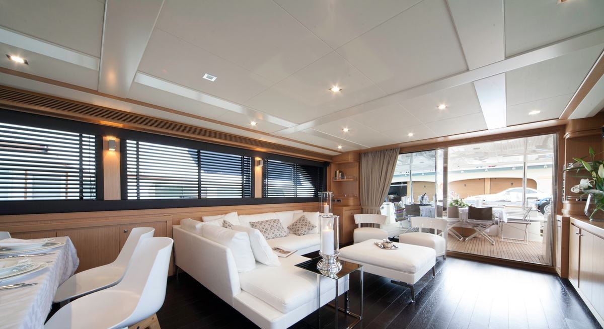 تأجير يخت LE PETIT BATEAU (EX CA) YACHT CHARTER