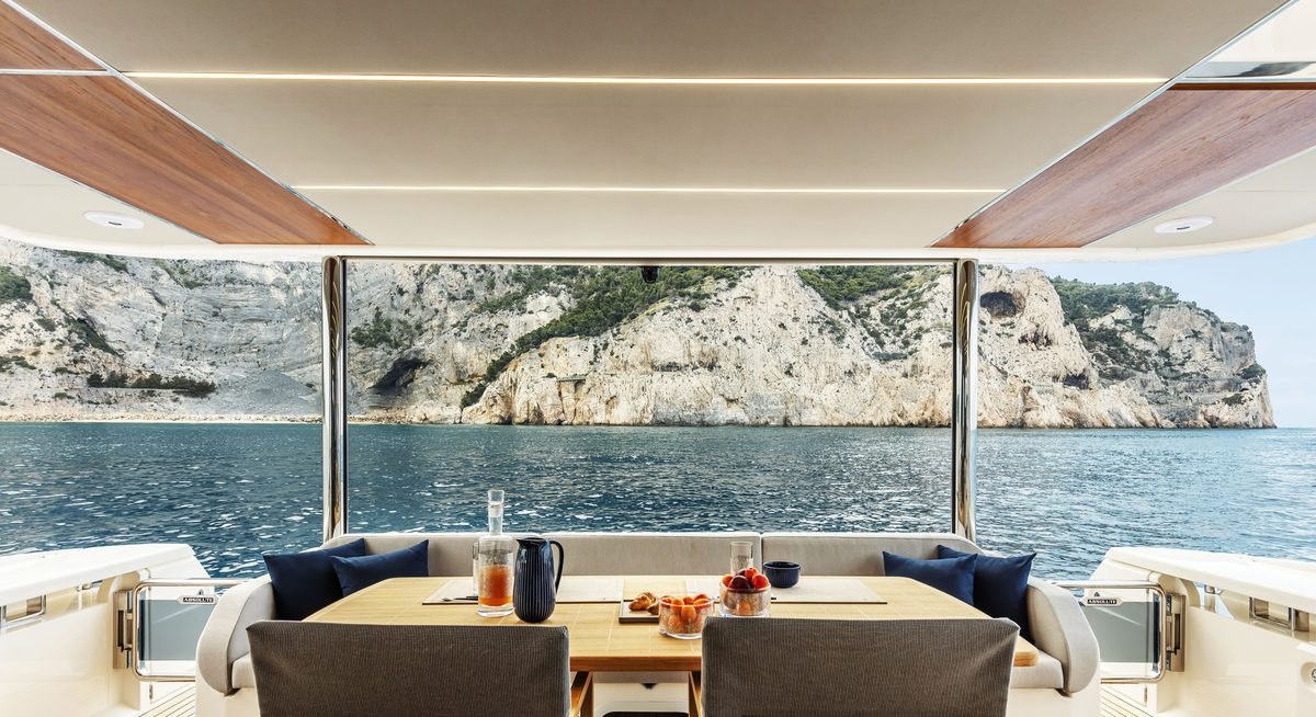 LEGEND II yacht charter 4