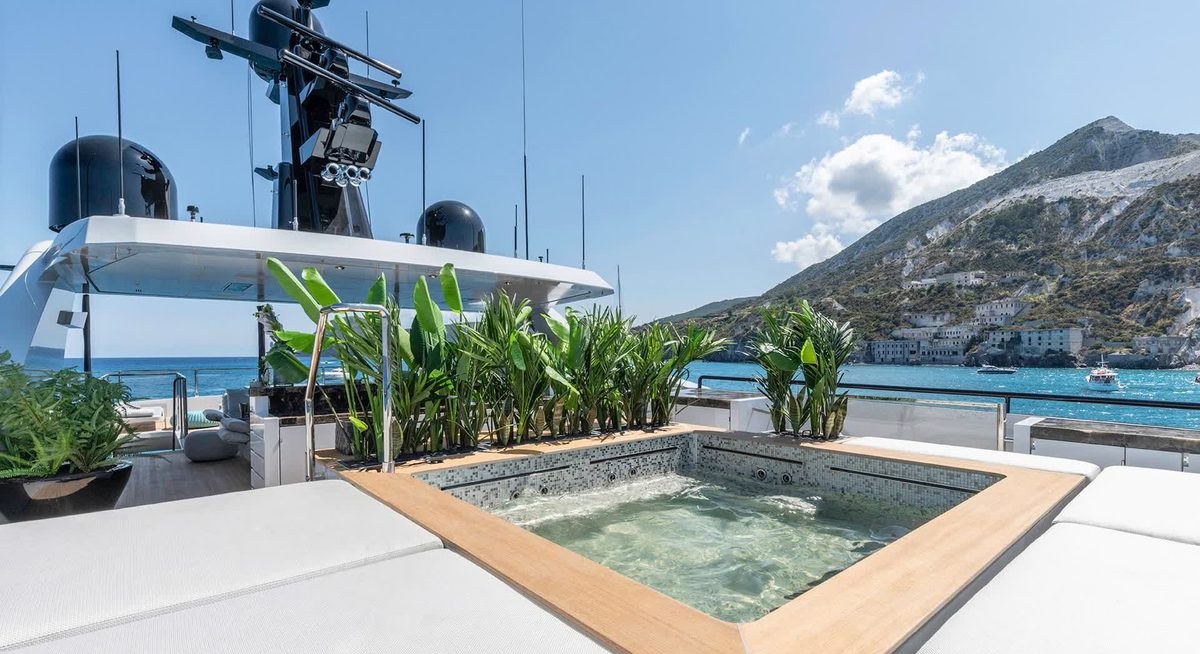 LEL yacht charter 2