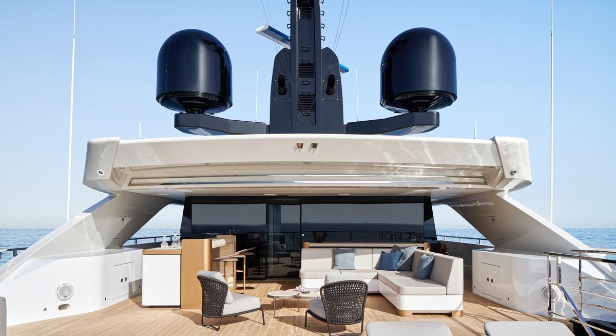 LEMON TREE yacht charter 4