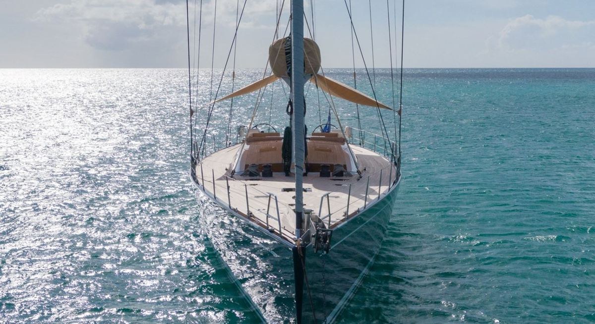 LEONARA yacht charter 3