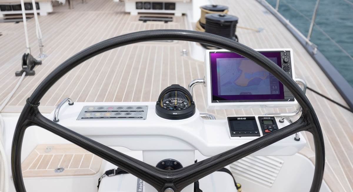 LEONARA yacht charter 2