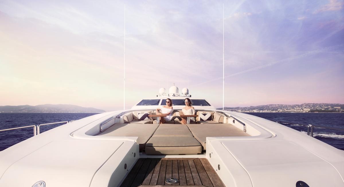 LEOPARD yacht charter 3