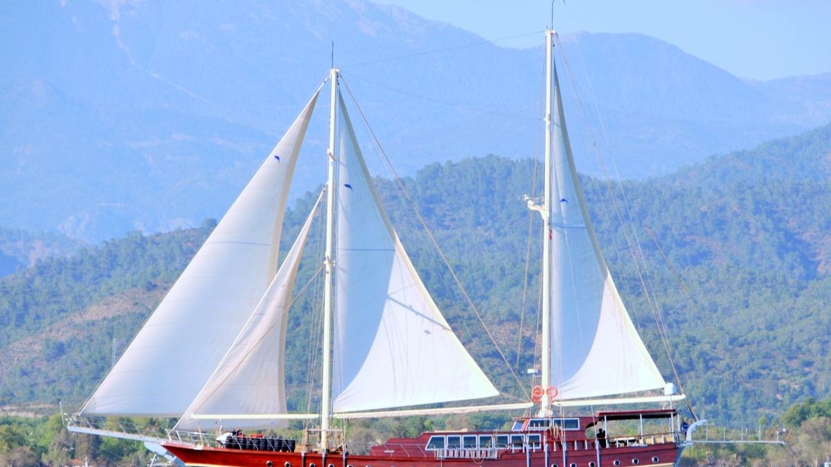 LET'S DANCE yacht charter 1