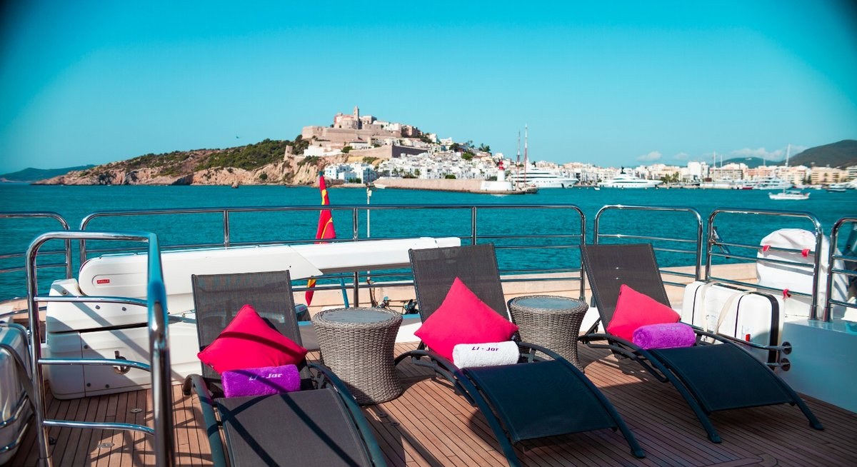 LI-JOR yacht charter 3