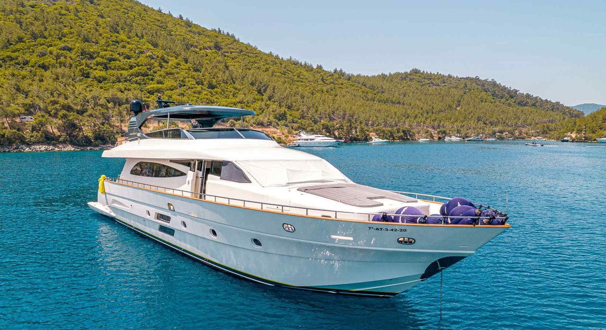 تأجير يخت LIBERATA YACHT CHARTER